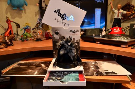 Batman: Arkham City - Распаковка и обзор Collector`s Ed. (PS3, UK)